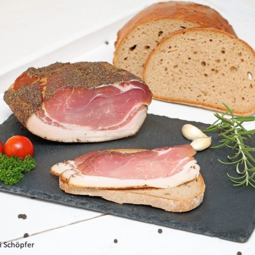 Schinkenspeck mit Pfefferrand